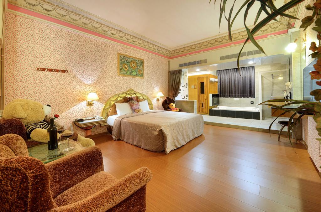 Holland Village Motel Тайнань Экстерьер фото