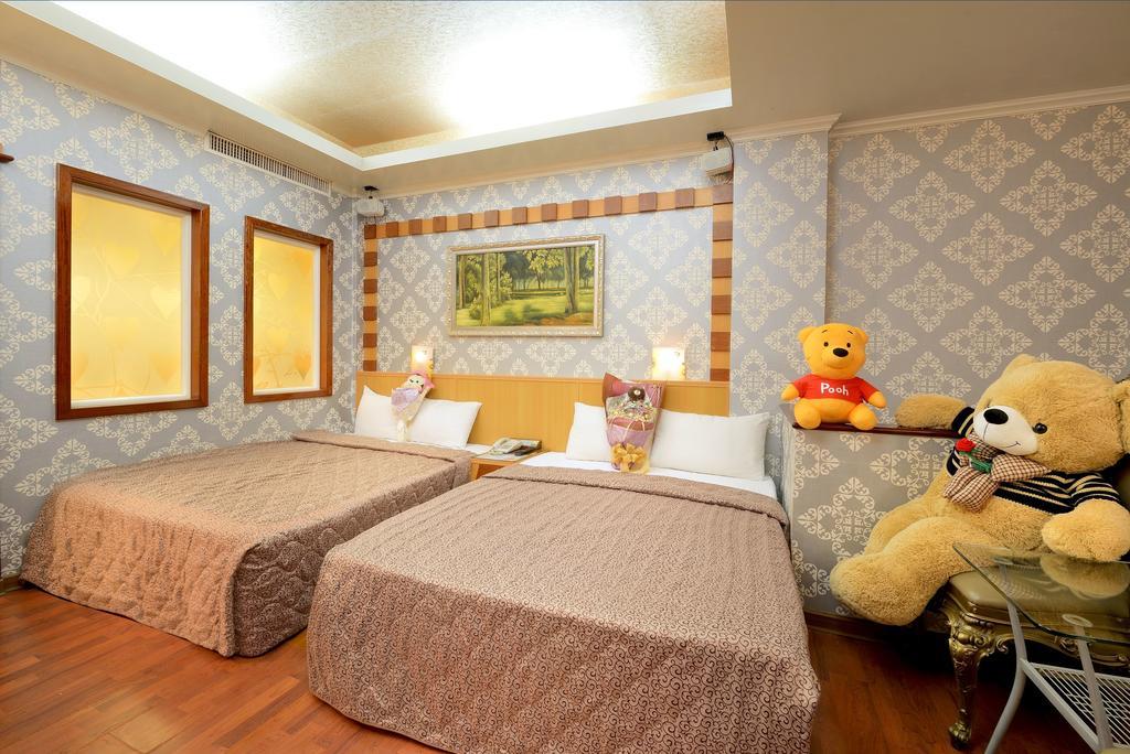Holland Village Motel Тайнань Экстерьер фото